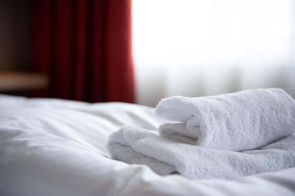 Henriks Hotell 시엔 외부 사진