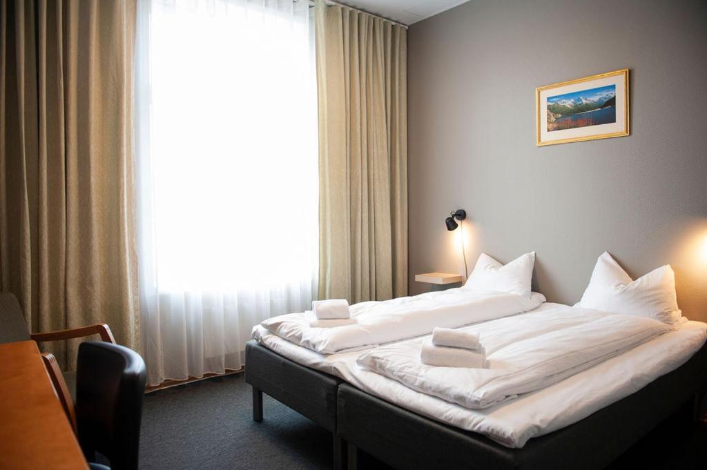 Henriks Hotell 시엔 외부 사진