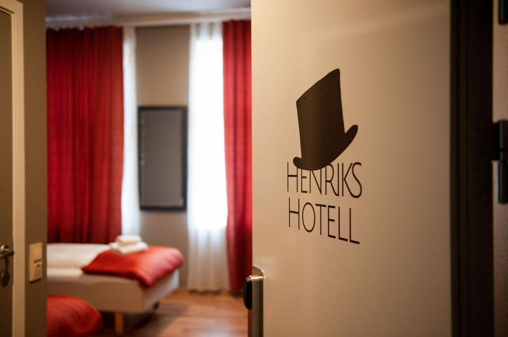 Henriks Hotell 시엔 외부 사진