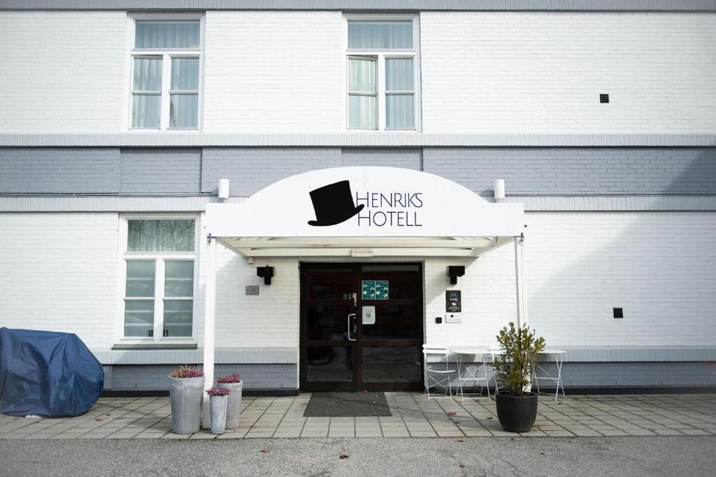 Henriks Hotell 시엔 외부 사진