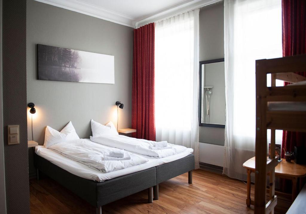 Henriks Hotell 시엔 외부 사진